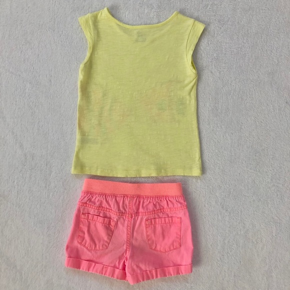 Cute t-shirt and shorts Size 3T - Picture 2 of 5